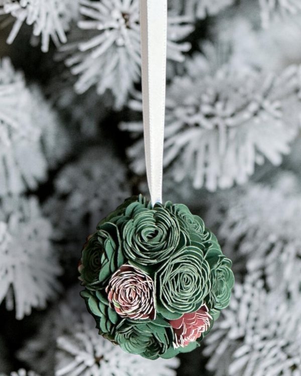 Variegated Green Ornament w/white ribbon, 2"