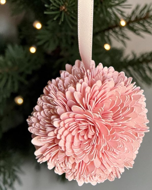 Pink Chrysanthemum Ornament w/pink ribbon, 2"