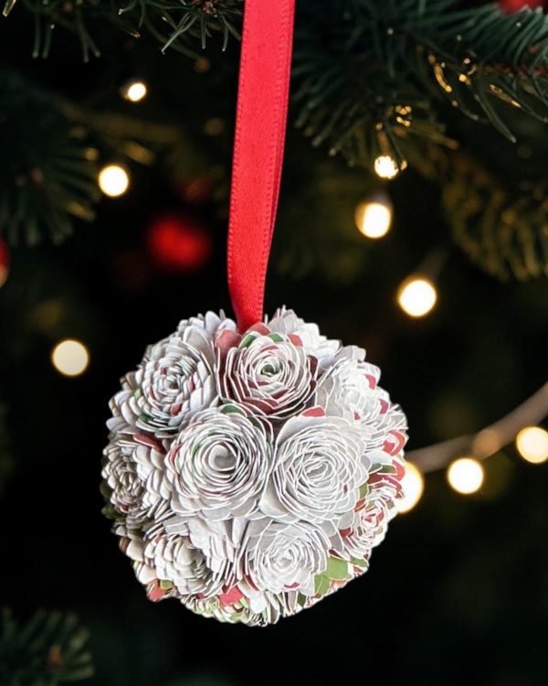 Variegated Red/Green Dahlia Ornament w/red ribbon, 2"
